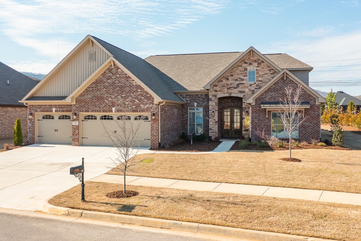 7602 Flint Crossing Circle: Stunning 5 Bedroom Flint Crossing Full Brick Home!