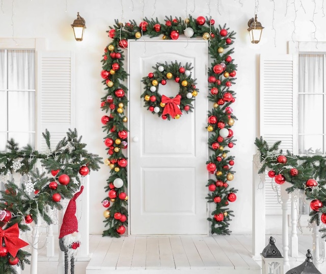 Decorating for the Holidays When Your Home is on the Market